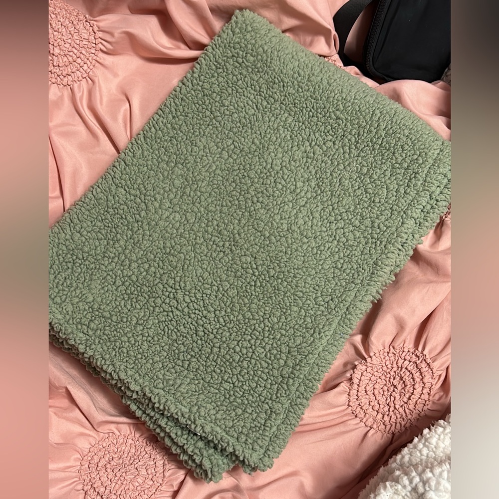 Sherpa Blanket - Picture 1 of 1